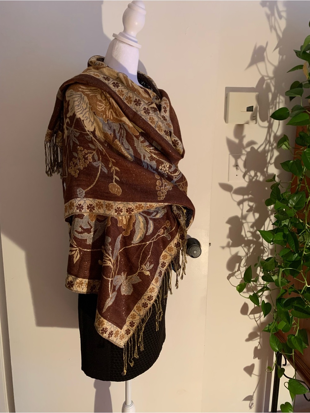Pashmina , 55% pashmina wool and 45% silk , Women's woven reversible shawl